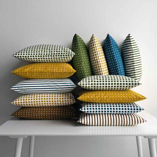 su24_sailorstitchtilescolorpillowsstacks_2_15